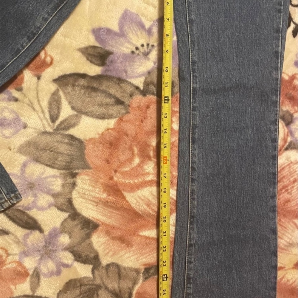 Tommy Hilfiger Jeans - Picture 5 of 6